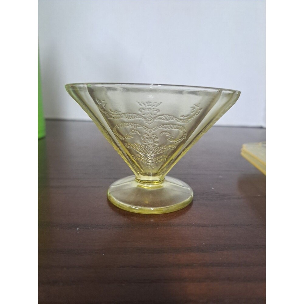 Federal Glass Yellow Madrid Footed Sherbet Cup